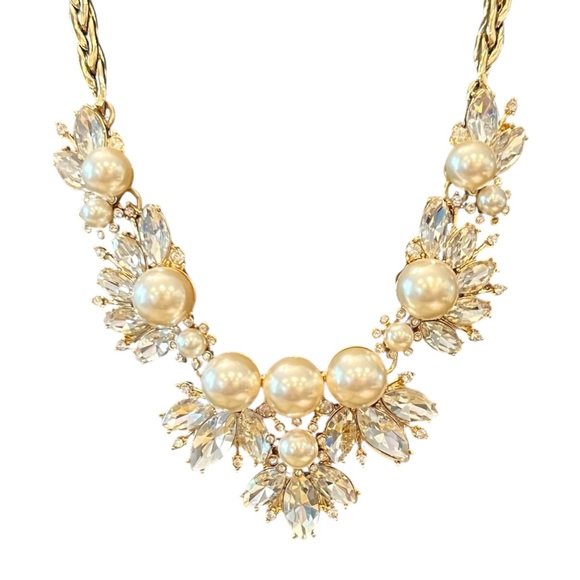 NECKLACE BANANA REPUBLIC Statement Necklace Rhinestones Faux Pearls Formal 20” - Picture 2 of 16